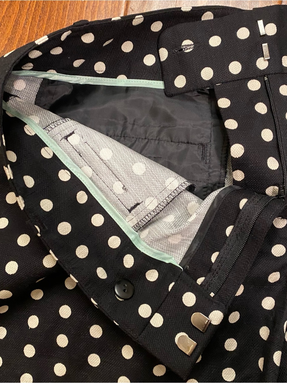NWT LOFT Black White Polka Dot Tailored Shorts Size 12 High Rise - Picture 7 of 9